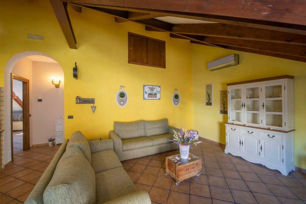 Mansarda Ciaciano Apartment Bomerano Exterior foto